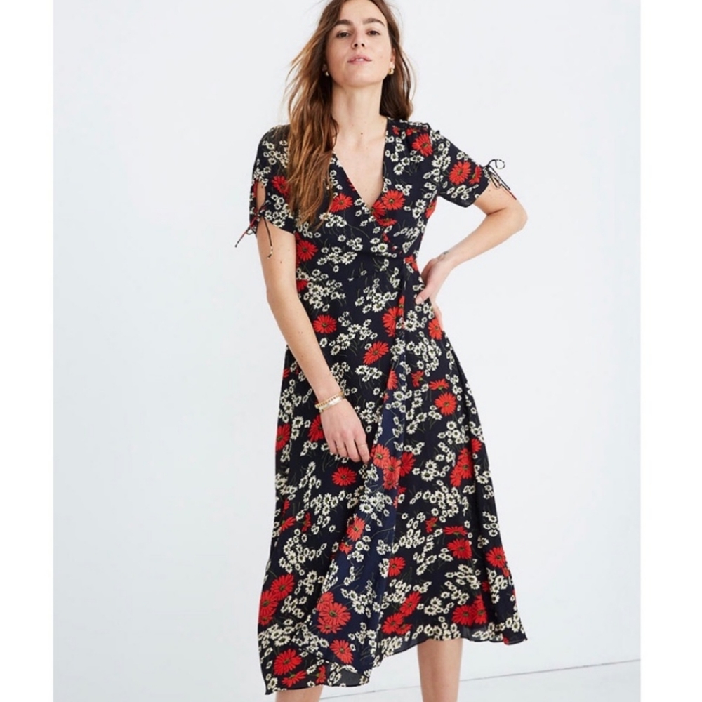 Peekaboo Sleeve Midi Hillside Daisies Dress